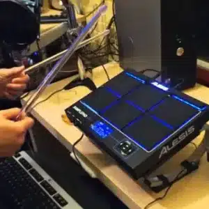 ALESIS SAMPLEPAD PRO BỘ GÕ ĐIỆN TỬ 9 maxresdefault 600x338.jpg