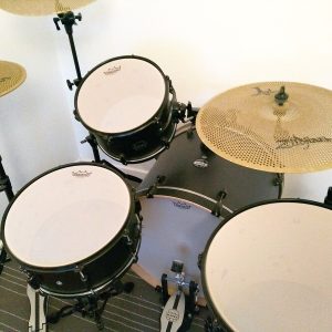 REMO SN-1020-00 MẶT TRỐNG HÃM ÂM BASS 20 inch BATTER, SILENTSTROKE™ mat trong remo silent stroke