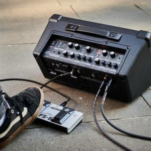 ROLAND CUBE-ST2 Loa guitar di động roland cube st2 loa guitar di dong 3