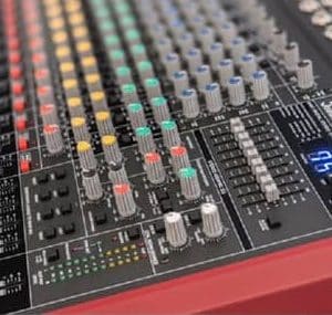 SOUNDKING MIX16C Bàn trộn analogue 16 kênh soundking mix16c ban tron analogue