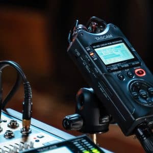 TASCAM DR-40X MÁY THU ÂM STEREO CẦM TAY 4 TRACK VERSION 2 tascam dr 40x may thu am stereo cam tay 2