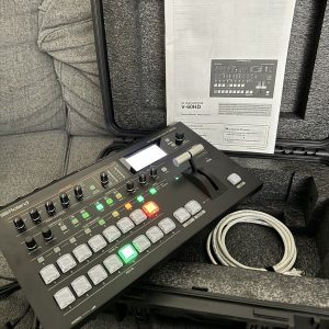 Roland Thiết bị trộn hình ảnh và tạo hiệu ứng 4 đường vào SD V-60HD roland v 60hd thiet bi tron hinh anh 1