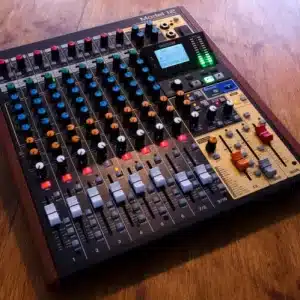 TASCAM Model 12 Bàn trộn thu âm tascam model 12 ban tron thu am 1 600x499.jpg