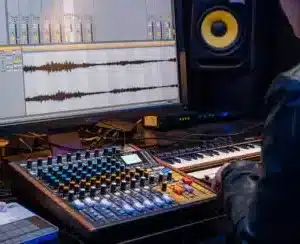 TASCAM Model 12 Bàn trộn thu âm tascam model 12 ban tron thu am 600x244.jpg