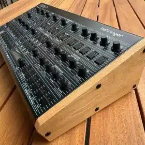 behringer ub xa d polyphonic analogue synthesizer 3