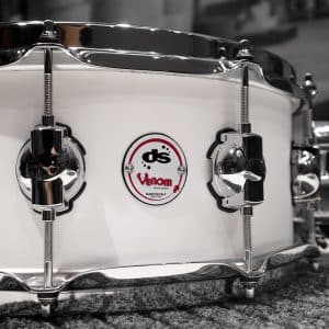 DS DRUMDSVE1455SNWP Trống Snare Drum Venom 14X5.5 inch SNOW WHITE ds drumdsve1455snwp trong snare drum venom 14x5 5 inch snow white 3