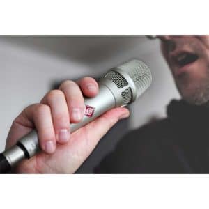 neumann kms 105 micro condenser cam tay 1