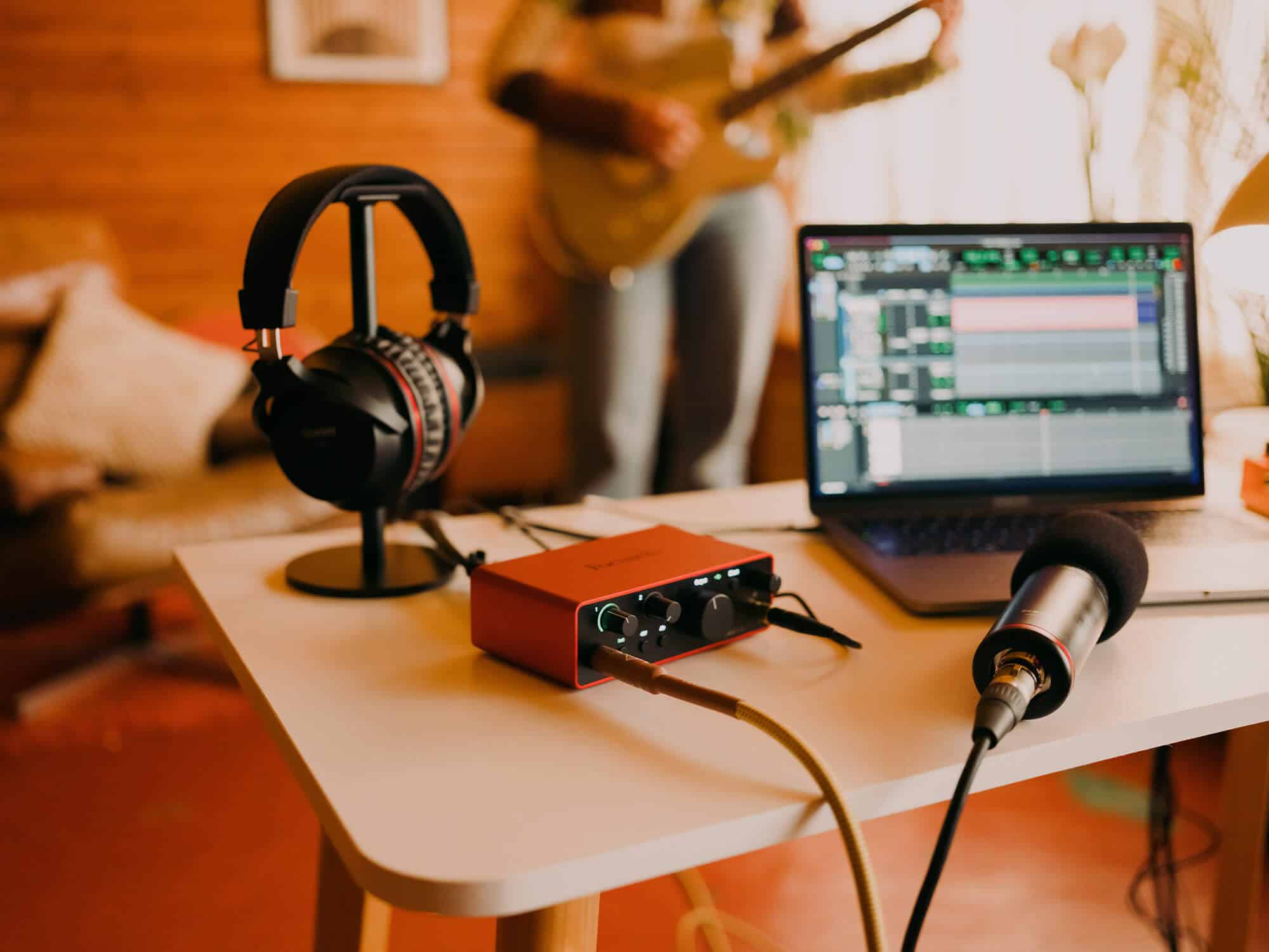 focusrite scarlett 2i2 studio pack 4th focusrite scarlett 2i2 studio pack 4th