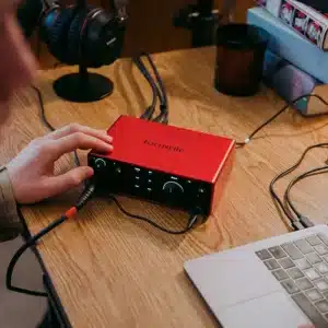 focusrite scarlett 4i4 4th 3