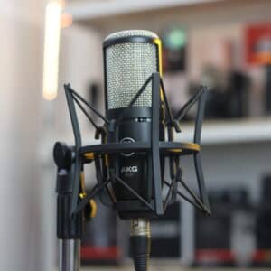 micro thu am akg p420 1