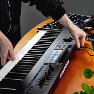 Novation Launchkey 88 Keyboard Controller novation launchkey 88 keyboard controller 4