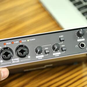 steinberg ur242 audio interface soundcard 3