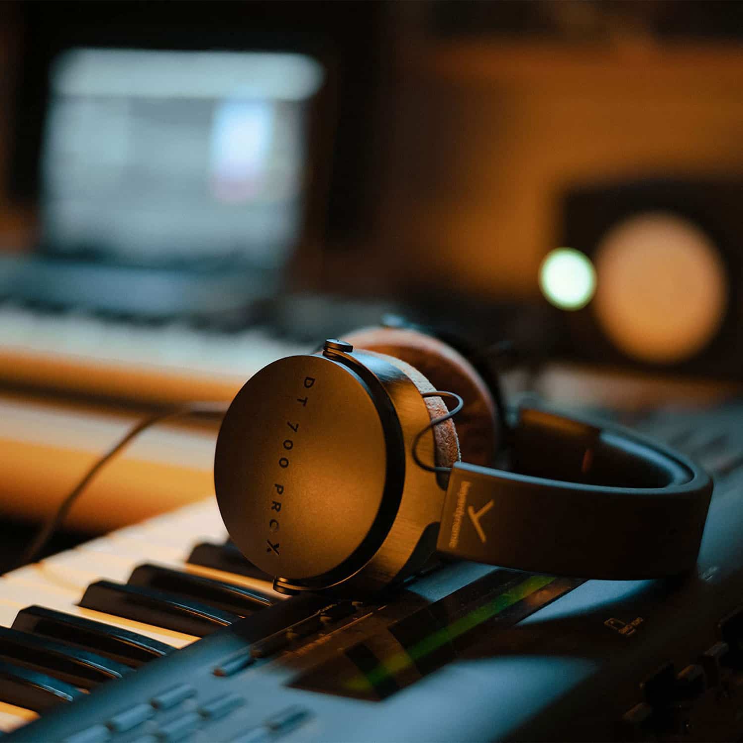Beyerdynamic DT 700 Pro X AZ Audio and Game Store Beyerdynamic DT 700 Pro X AZ Audio and Game Store